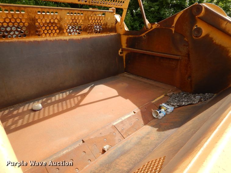 image for item DL8912 2006 John Deere 1810E  scraper