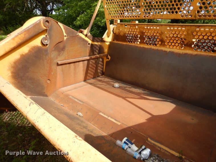 image for item DL8912 2006 John Deere 1810E  scraper