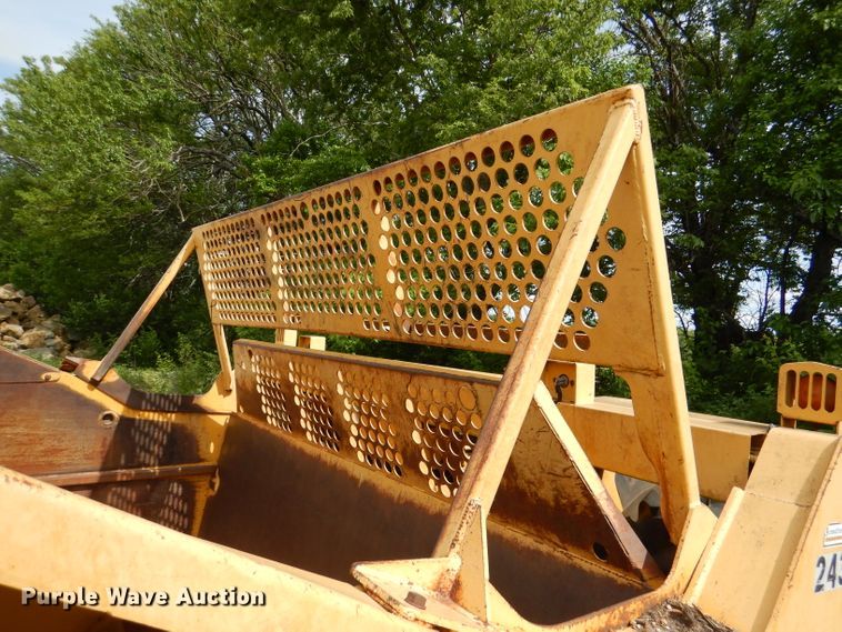 image for item DL8912 2006 John Deere 1810E  scraper