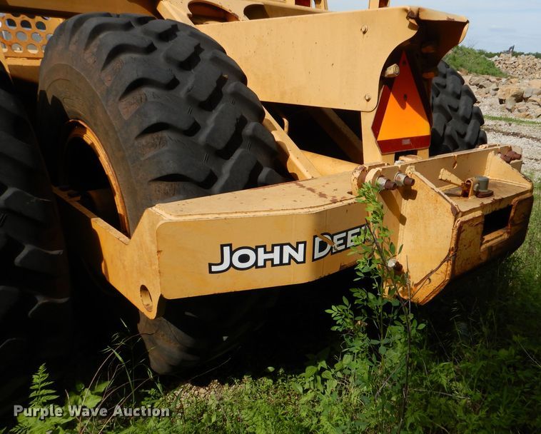 image for item DL8912 2006 John Deere 1810E  scraper