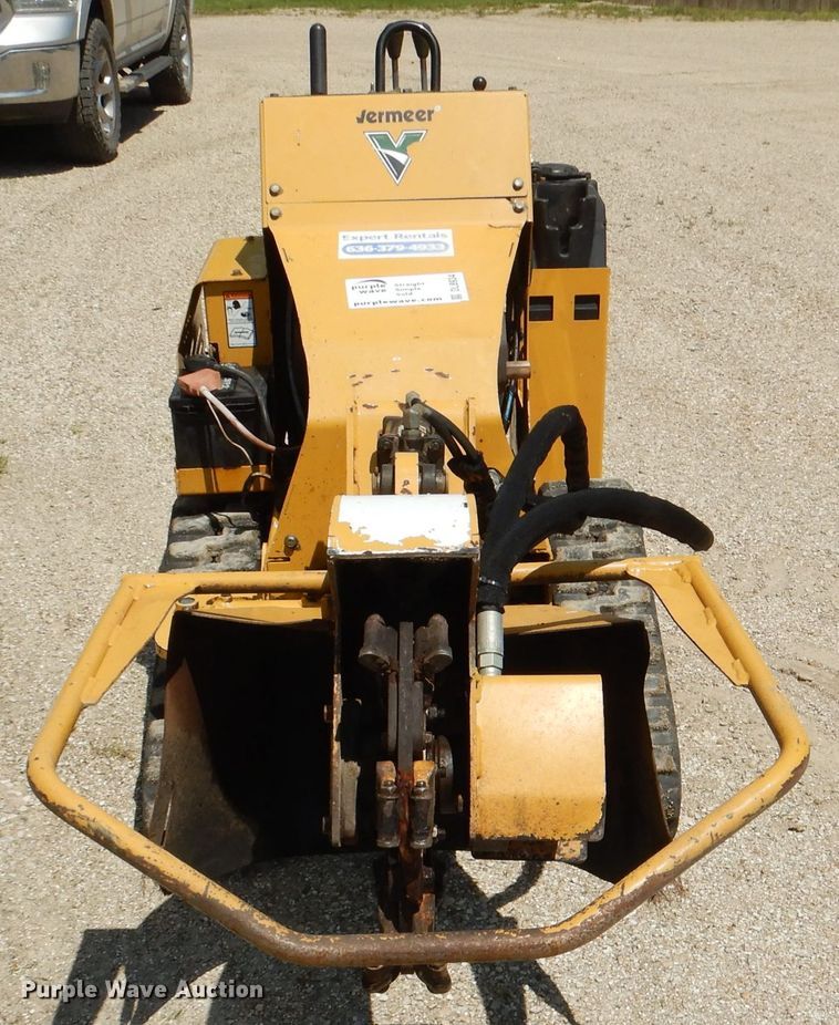 image for item DL8934 2013 Vermeer SC30TX  stump grinder