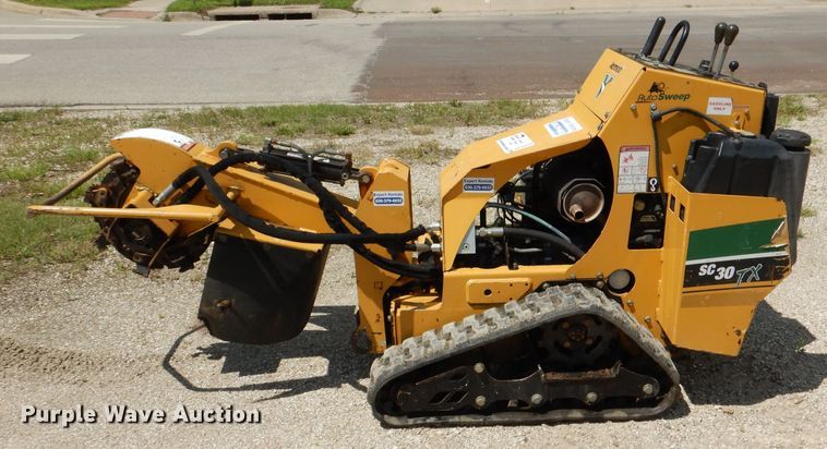 image for item DL8934 2013 Vermeer SC30TX  stump grinder