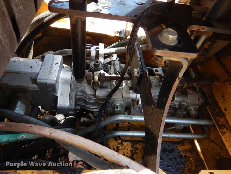 image for item DL8934 2013 Vermeer SC30TX  stump grinder