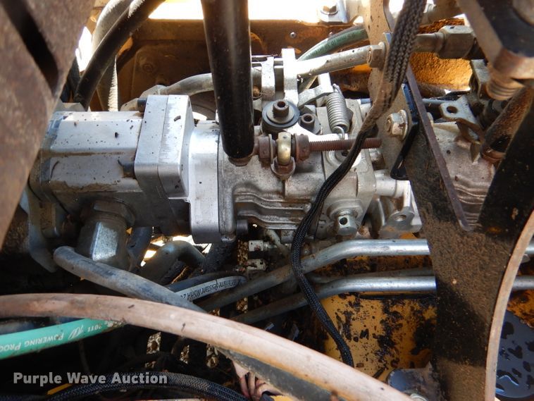 image for item DL8934 2013 Vermeer SC30TX  stump grinder