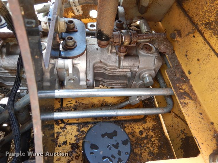 image for item DL8934 2013 Vermeer SC30TX  stump grinder