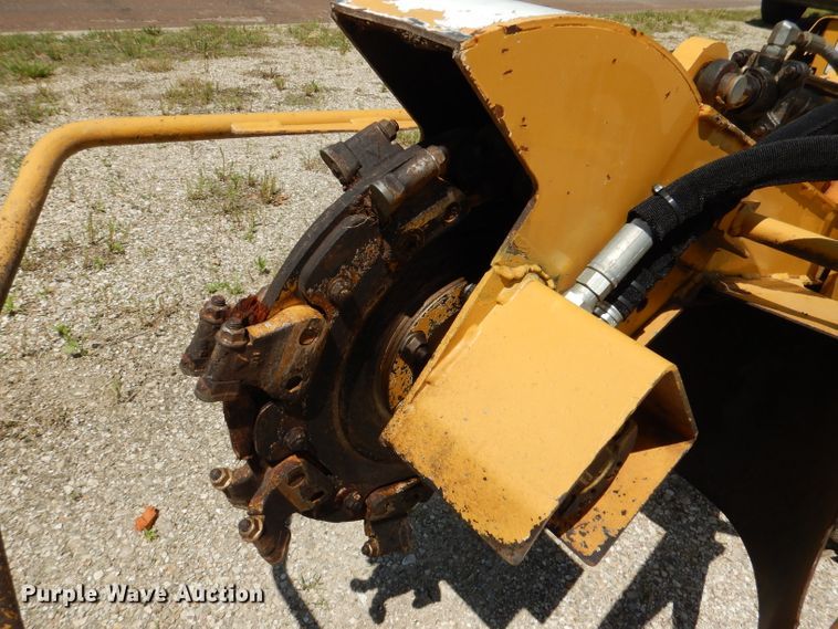 image for item DL8934 2013 Vermeer SC30TX  stump grinder