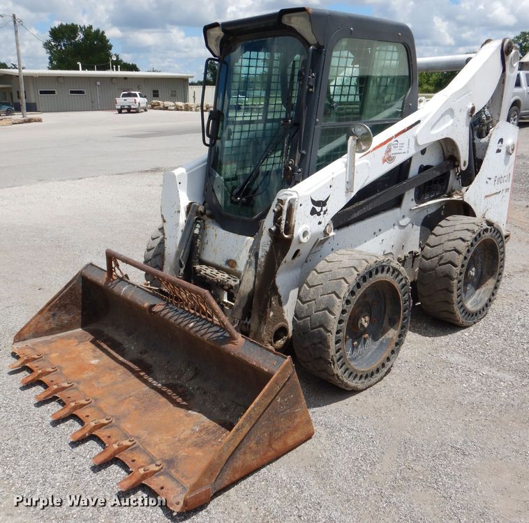 image for item DL8946 2016 Bobcat S750  skid steer loader
