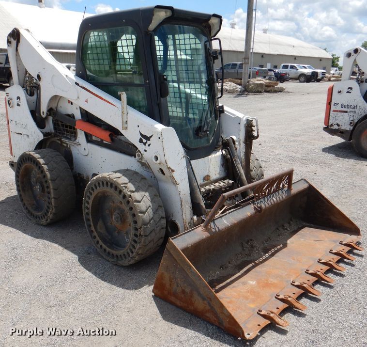 image for item DL8946 2016 Bobcat S750  skid steer loader