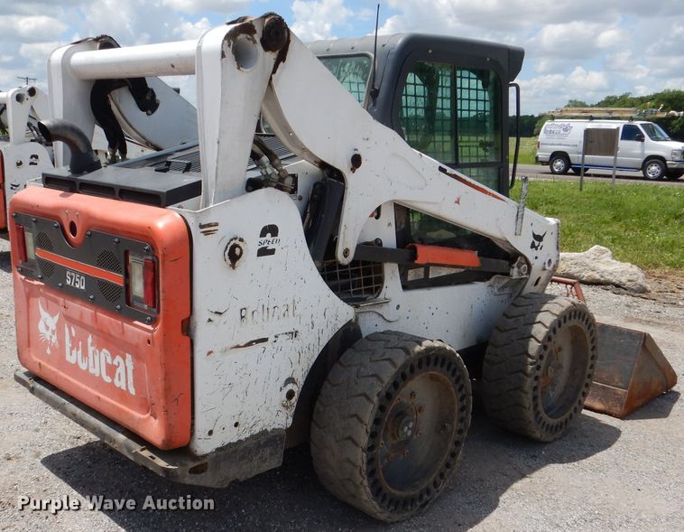 image for item DL8946 2016 Bobcat S750  skid steer loader