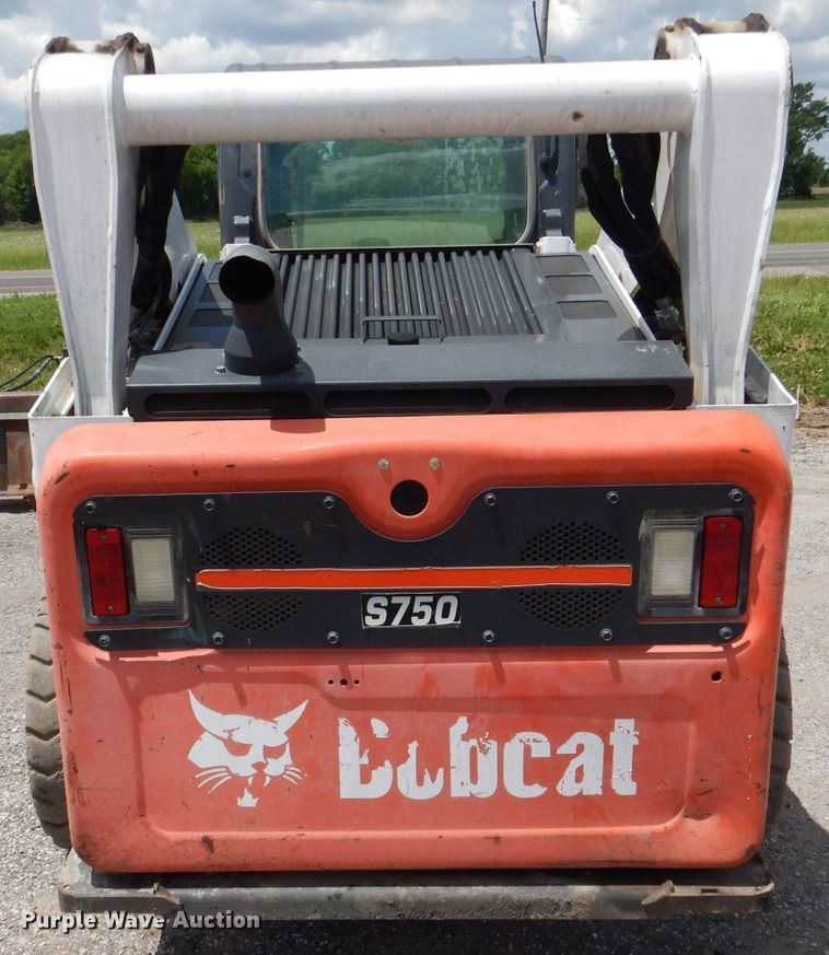 image for item DL8946 2016 Bobcat S750  skid steer loader