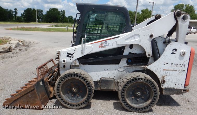 image for item DL8946 2016 Bobcat S750  skid steer loader