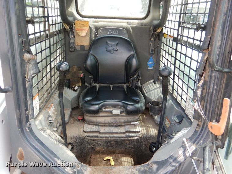 image for item DL8946 2016 Bobcat S750  skid steer loader