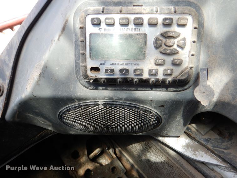 image for item DL8946 2016 Bobcat S750  skid steer loader