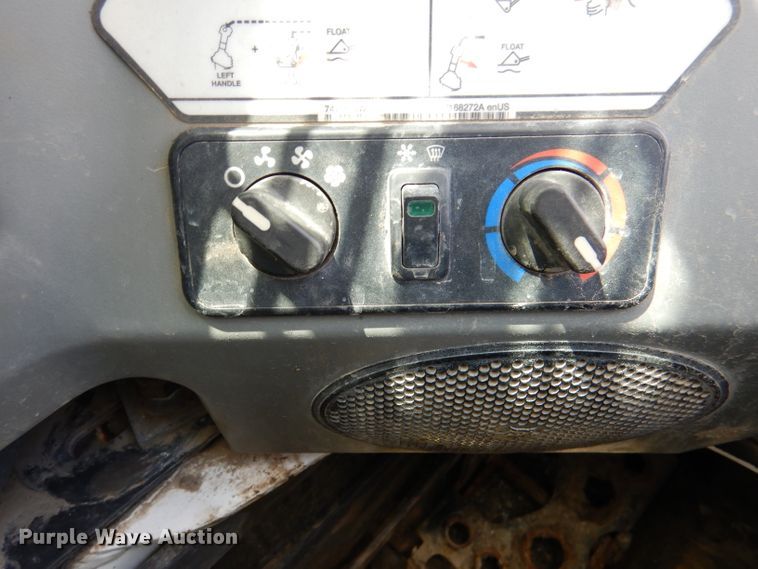 image for item DL8946 2016 Bobcat S750  skid steer loader