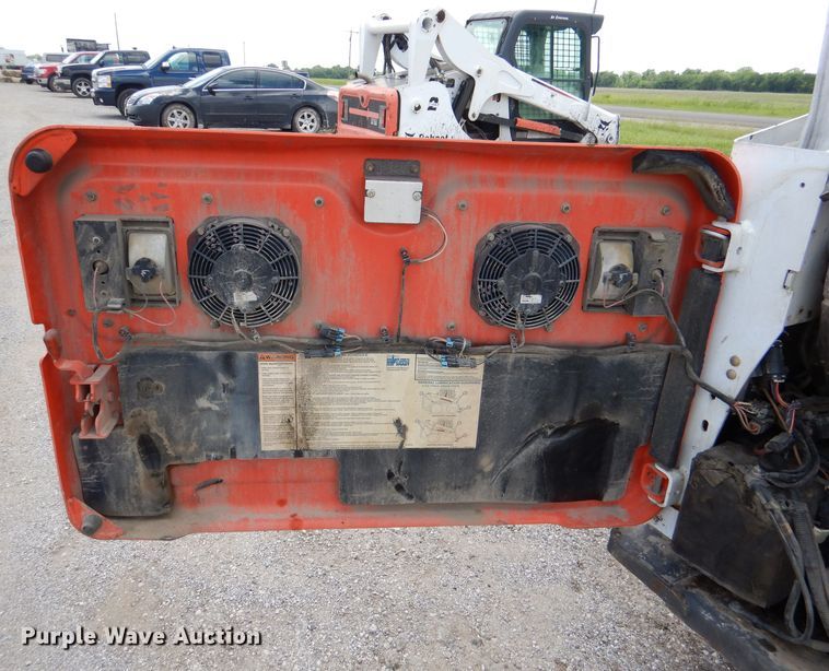 image for item DL8946 2016 Bobcat S750  skid steer loader