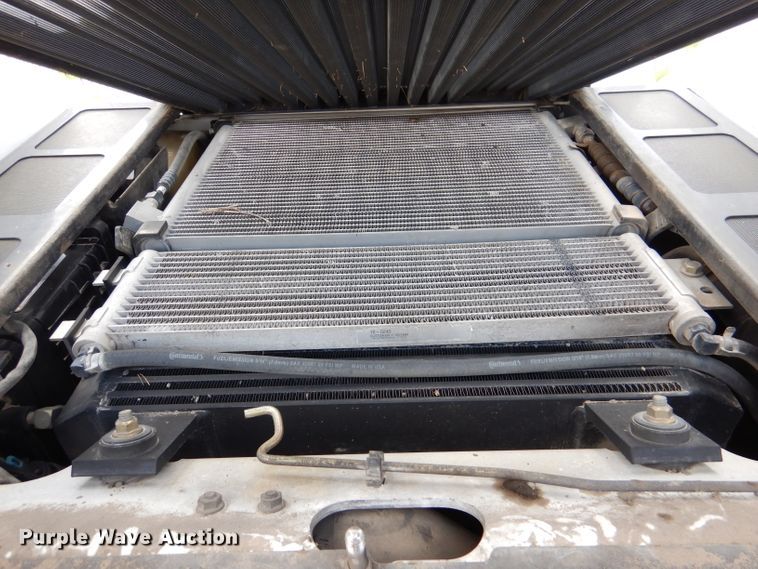 image for item DL8946 2016 Bobcat S750  skid steer loader