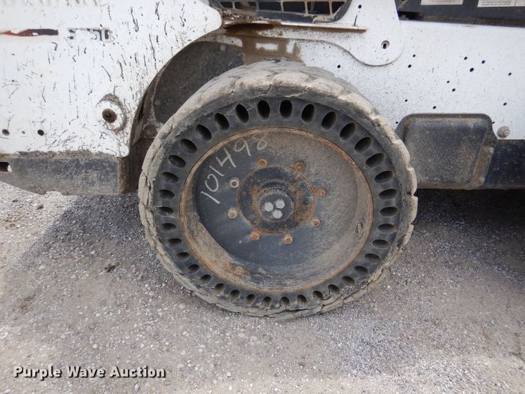 image for item DL8946 2016 Bobcat S750  skid steer loader