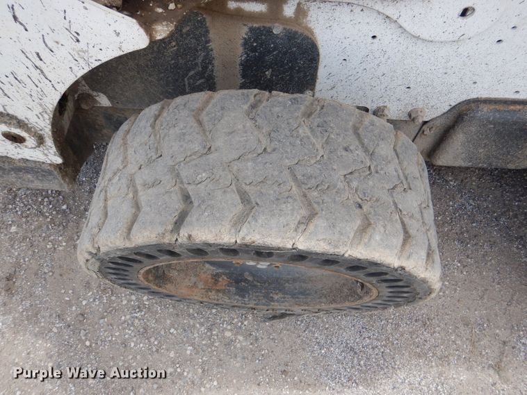 image for item DL8946 2016 Bobcat S750  skid steer loader