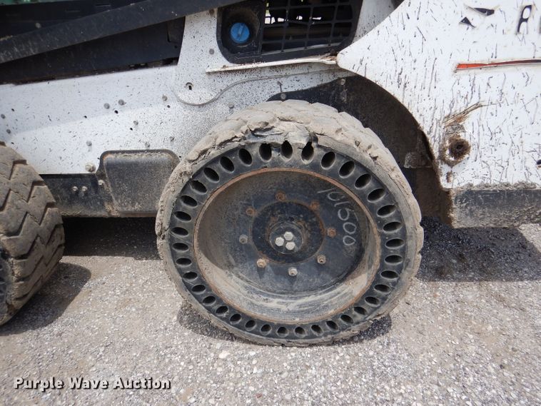 image for item DL8946 2016 Bobcat S750  skid steer loader