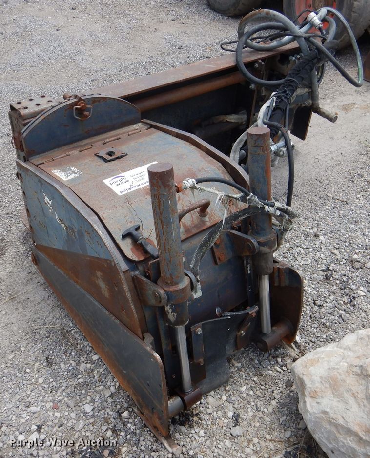 image for item DL8947 Bobcat  18" skid steer cold planer