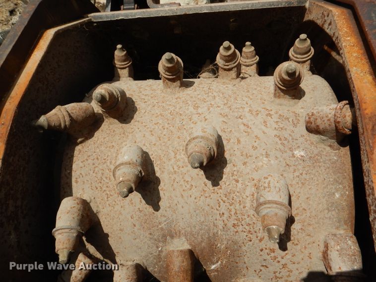 image for item DL8947 Bobcat  18" skid steer cold planer