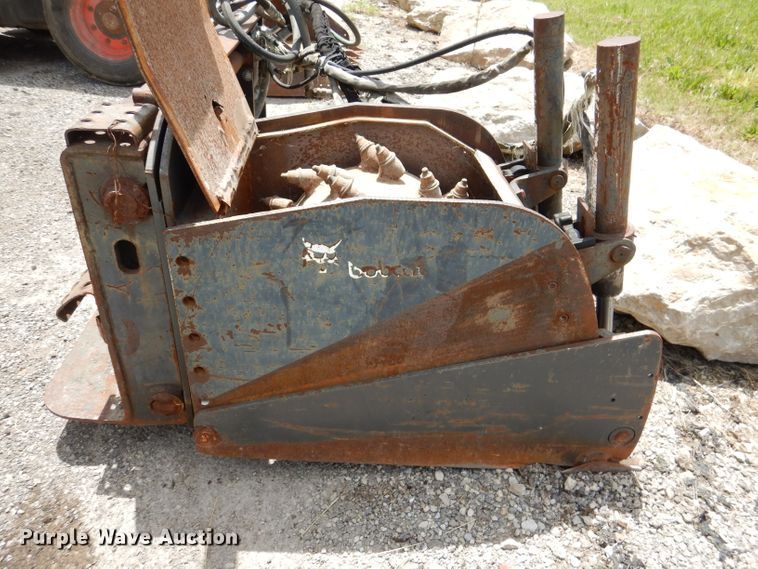 image for item DL8947 Bobcat  18" skid steer cold planer