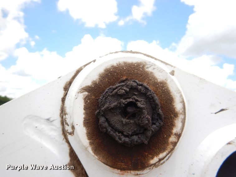 image for item DL8948 2011 Bobcat S750  skid steer loader