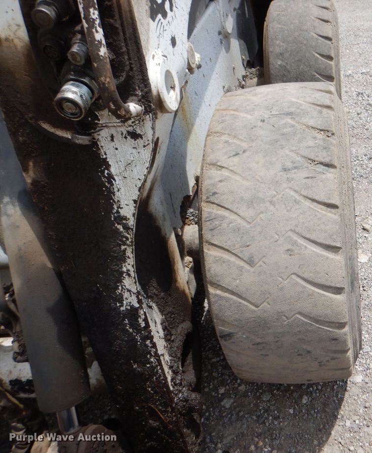 image for item DL8948 2011 Bobcat S750  skid steer loader