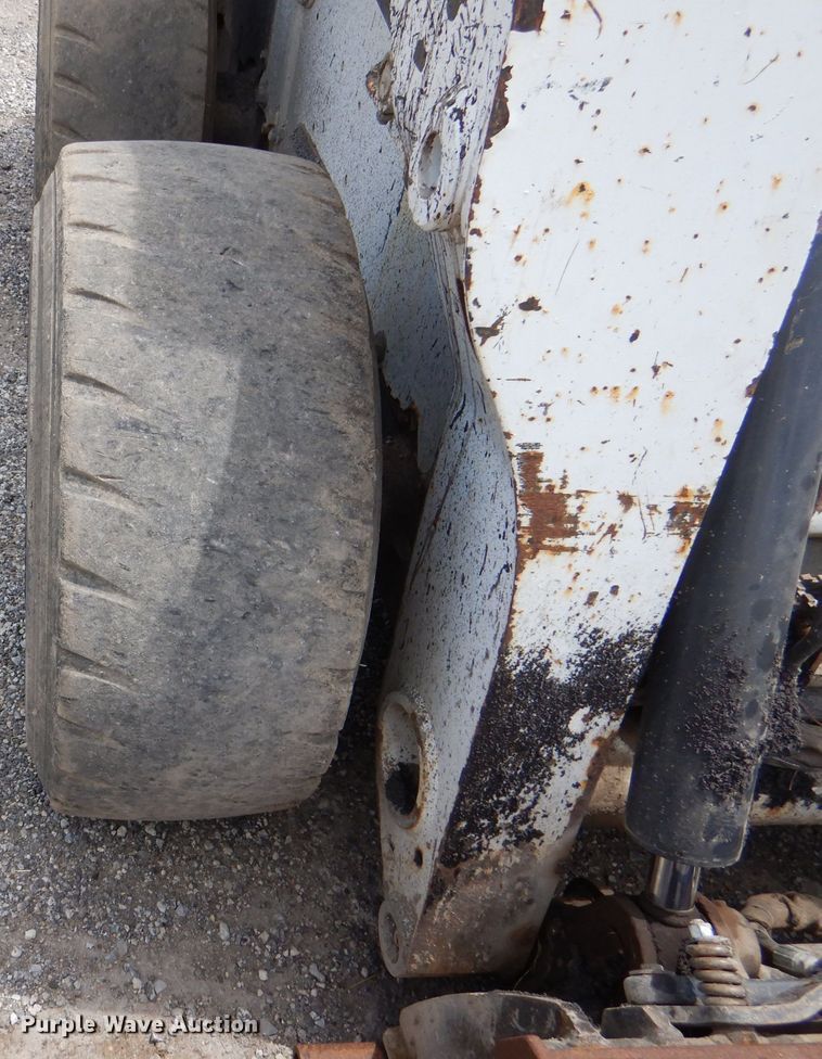 image for item DL8948 2011 Bobcat S750  skid steer loader