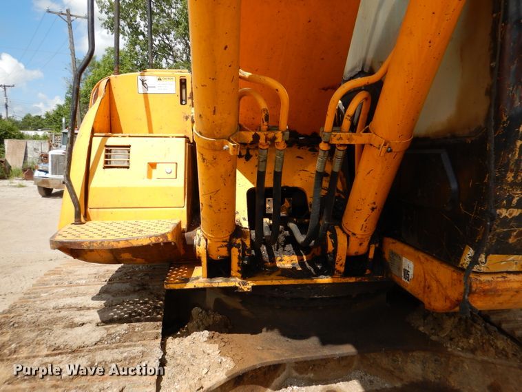 image for item DL8956 2004 JCB JS220LC  excavator