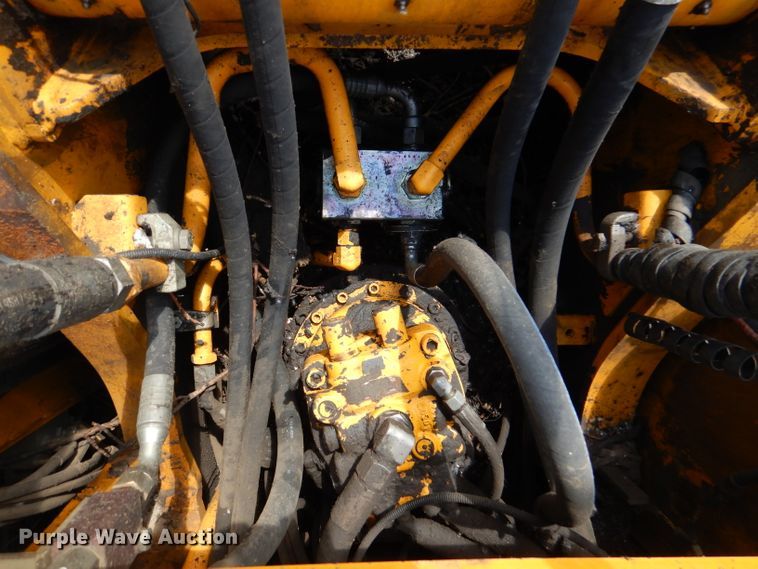 image for item DL8956 2004 JCB JS220LC  excavator