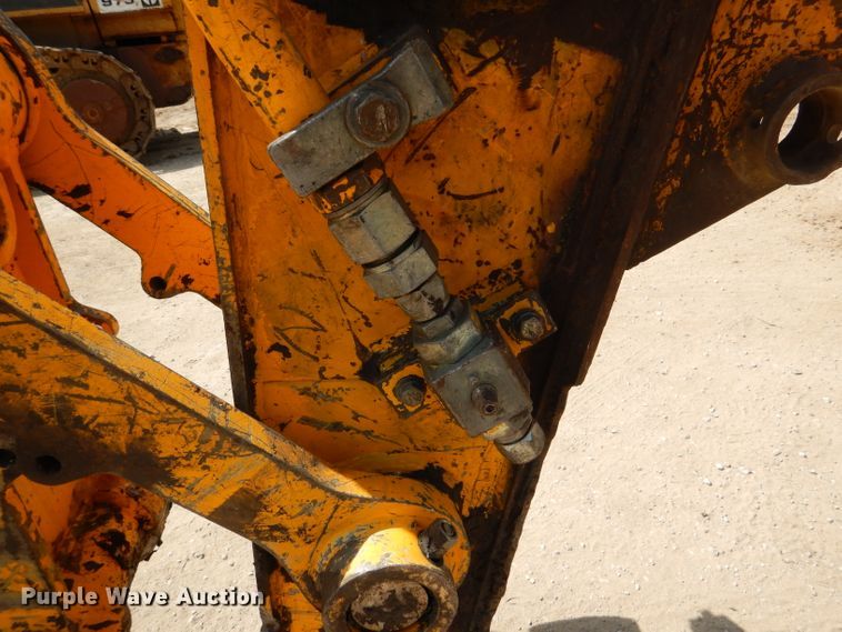 image for item DL8956 2004 JCB JS220LC  excavator