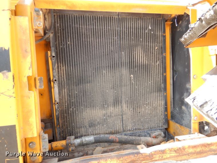 image for item DL8956 2004 JCB JS220LC  excavator