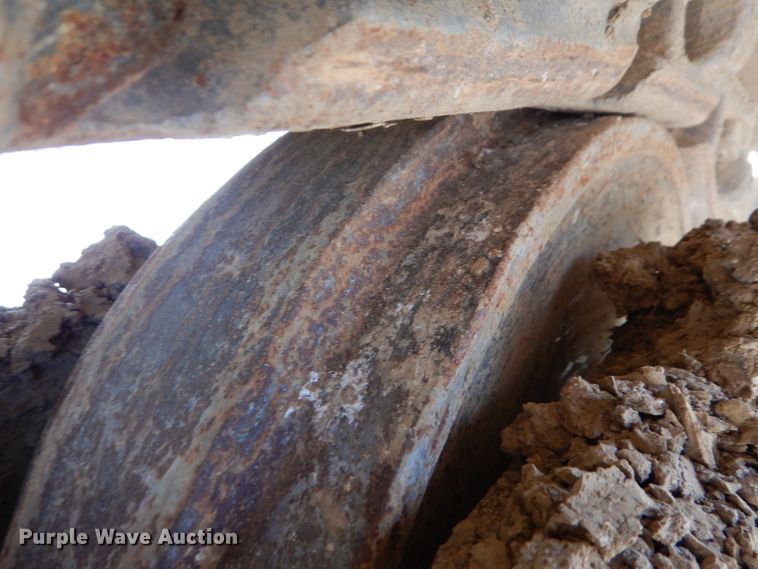 image for item DL8956 2004 JCB JS220LC  excavator