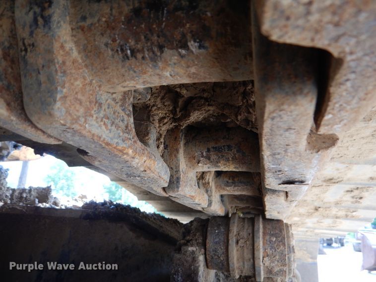 image for item DL8956 2004 JCB JS220LC  excavator