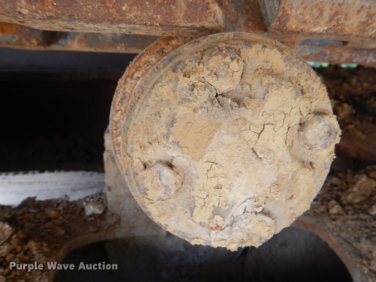 image for item DL8956 2004 JCB JS220LC  excavator