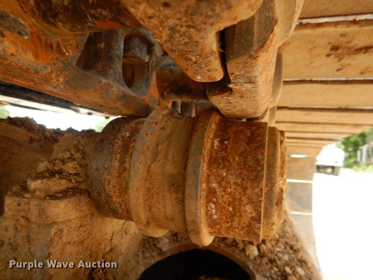 image for item DL8956 2004 JCB JS220LC  excavator