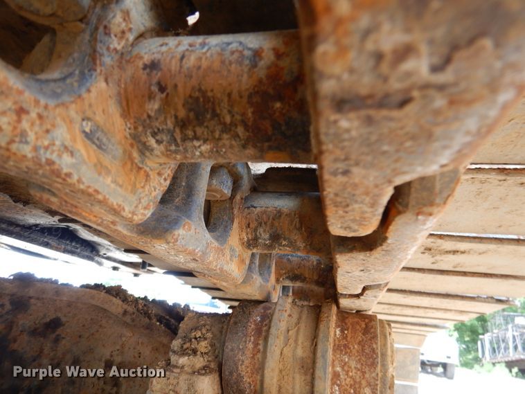 image for item DL8956 2004 JCB JS220LC  excavator