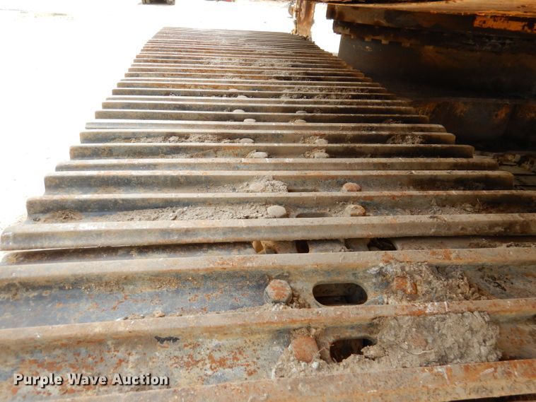 image for item DL8956 2004 JCB JS220LC  excavator