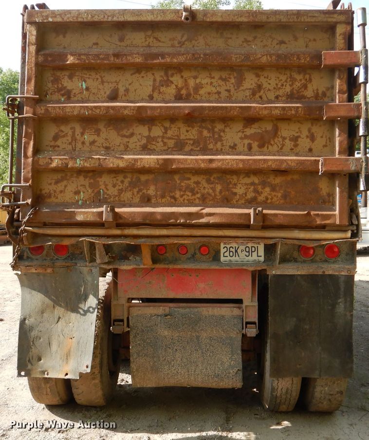 image for item DL8957 1987 Freuhauf ND2-F2-22-7  end dump trailer