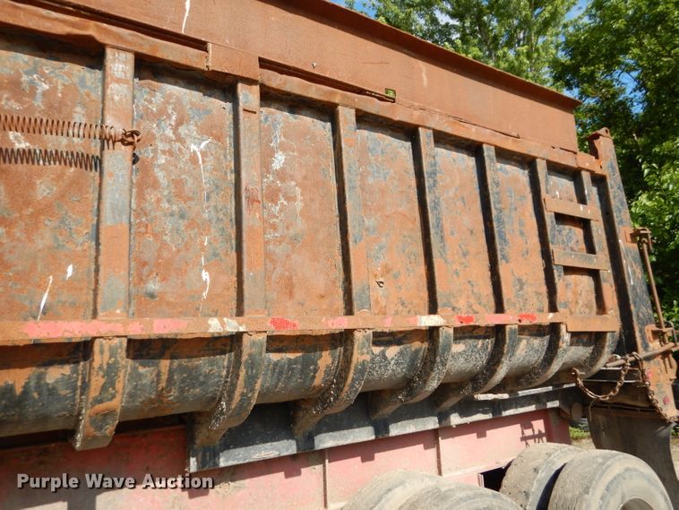 image for item DL8957 1987 Freuhauf ND2-F2-22-7  end dump trailer