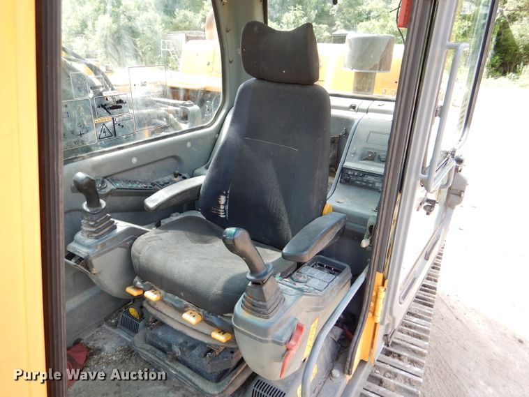 image for item DL8959 2005 Volvo EC210BLC  excavator