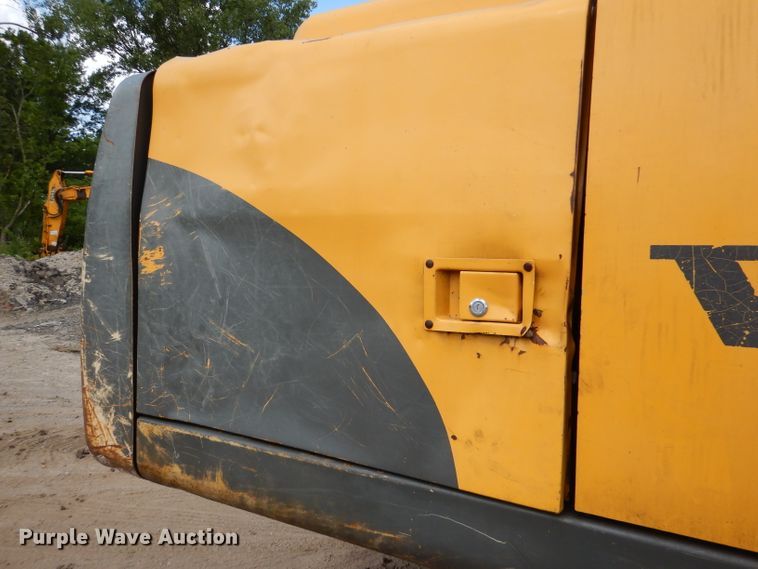 image for item DL8959 2005 Volvo EC210BLC  excavator