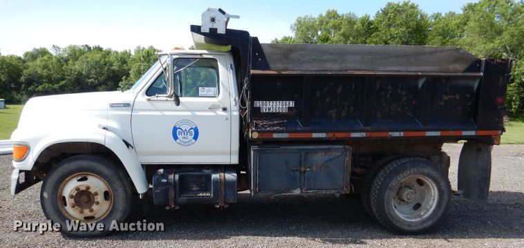 image for item DM0007 1997 Ford F700  dump truck