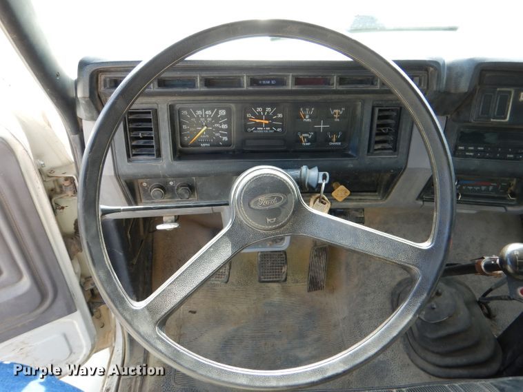 image for item DM0007 1997 Ford F700  dump truck