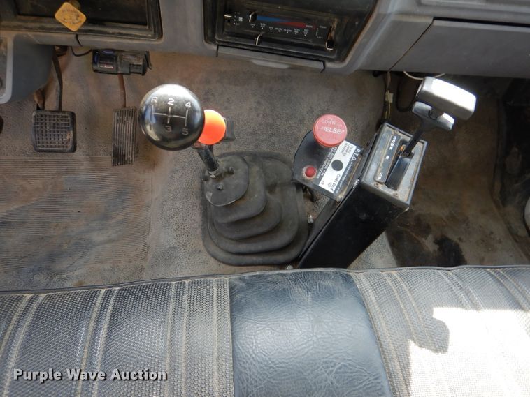 image for item DM0007 1997 Ford F700  dump truck