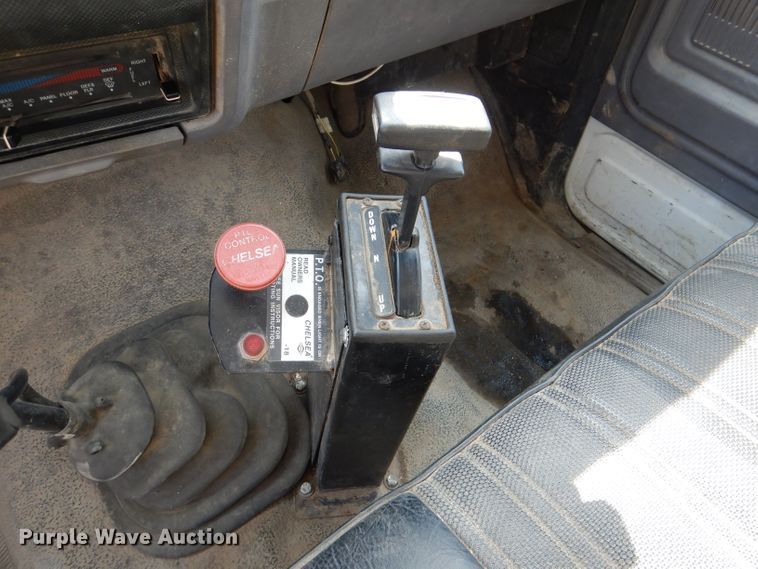 image for item DM0007 1997 Ford F700  dump truck