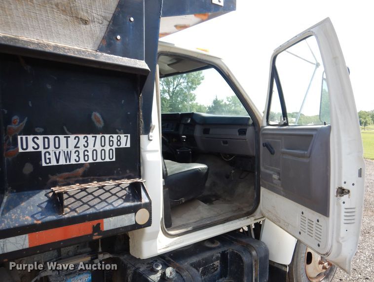 image for item DM0007 1997 Ford F700  dump truck