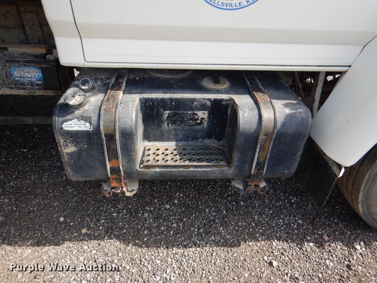 image for item DM0007 1997 Ford F700  dump truck