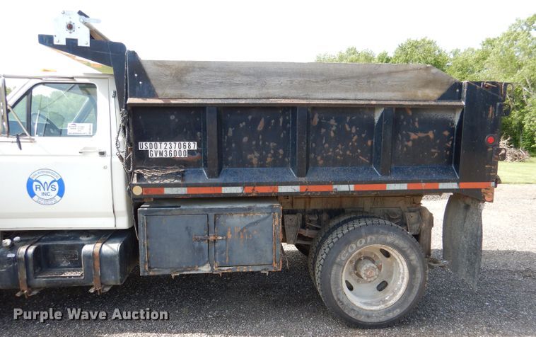 image for item DM0007 1997 Ford F700  dump truck